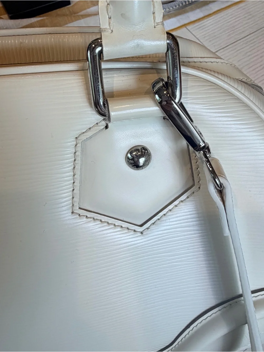 Louis Vuitton Bowling Montaigne PM, ivory, epi leather, handbag crossbody